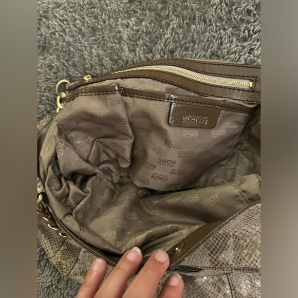 MICHAEL KORS Snakeskin Shoulder Bag With Chain Straps - Picture 6 of 14